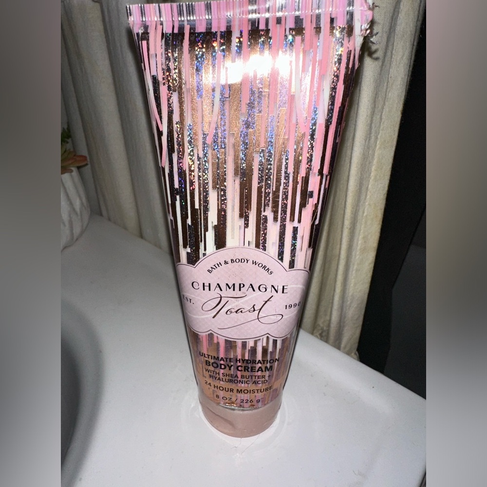 Bath & Body Works Champagne Toast Body Cream - Pink and Gold